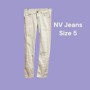NV JEANS WHITE SIZE 5 GENTLY WORN